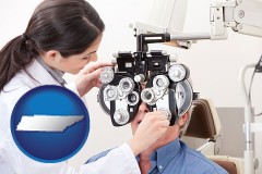 tennessee map icon and female optometrist performing a sight test